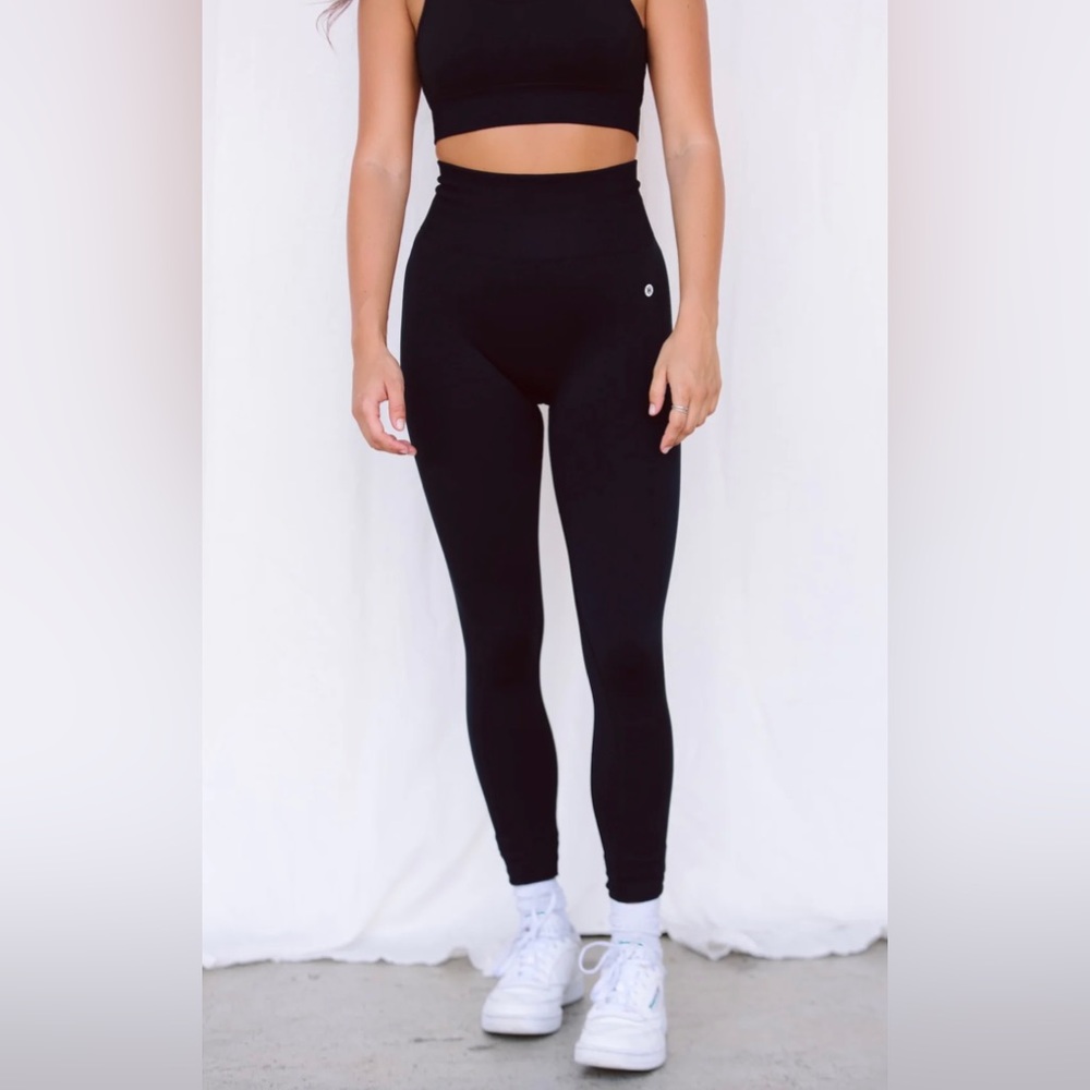 Astoria VELOCITY Seamless Legging - Black